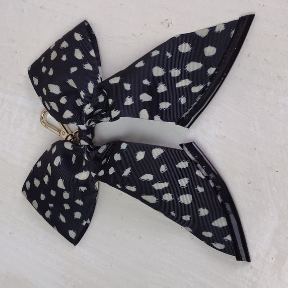 Betsey Johnson Black & White Polka Dot Bow & Gold "XOX Betsey Heart" Purse Bling - Picture 6 of 10